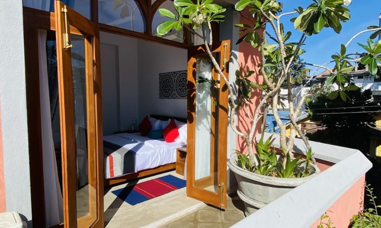 Staying by the Sea in Hikkaduwa: A Coastal Paradise Awaits